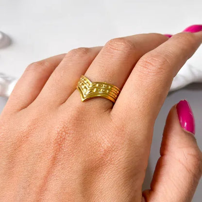 Ornate Pillar Ring