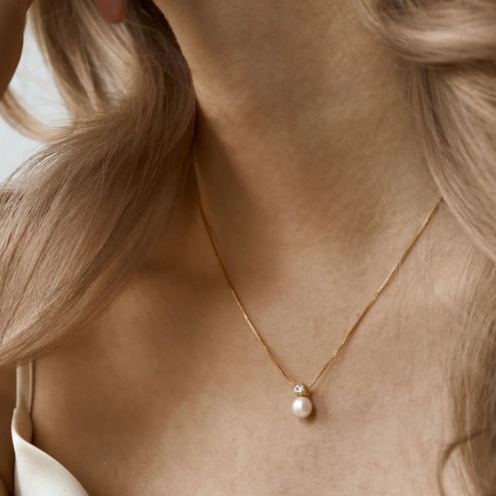 Golden Pearl Elegance Necklace