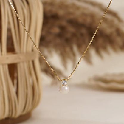 Golden Pearl Elegance Necklace